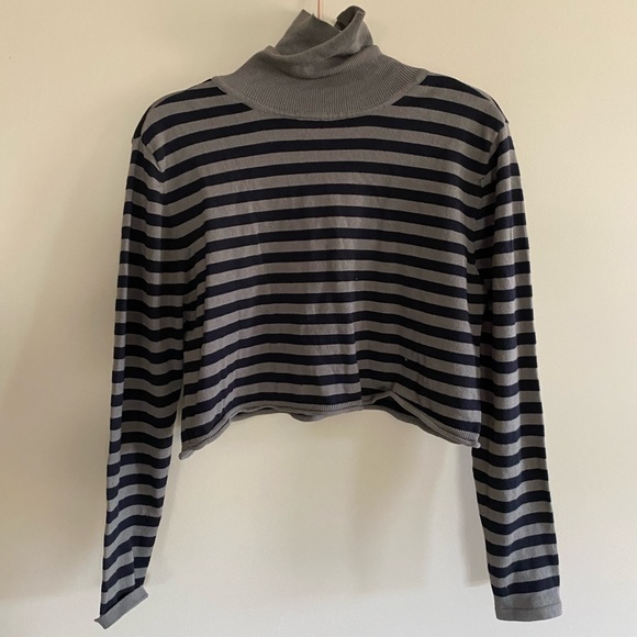 Garage Crop Turtleneck - Picture 1 of 6